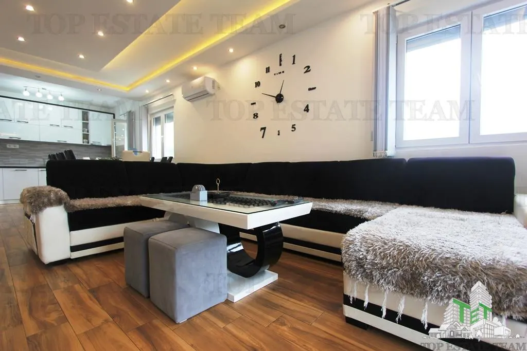 Villa en Venta en Bar, Montenegro - foto 3