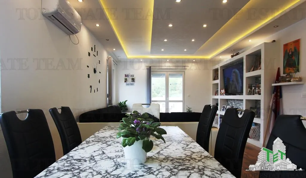 Villa en Venta en Bar, Montenegro - foto 4