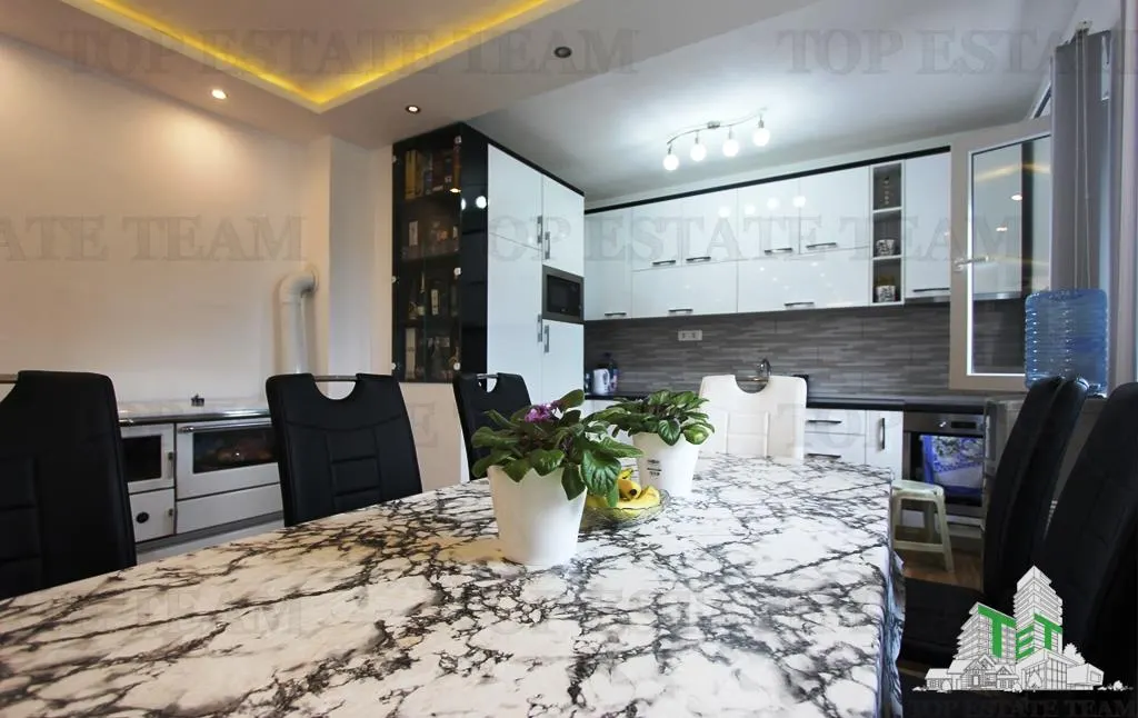 Villa en Venta en Bar, Montenegro - foto 5