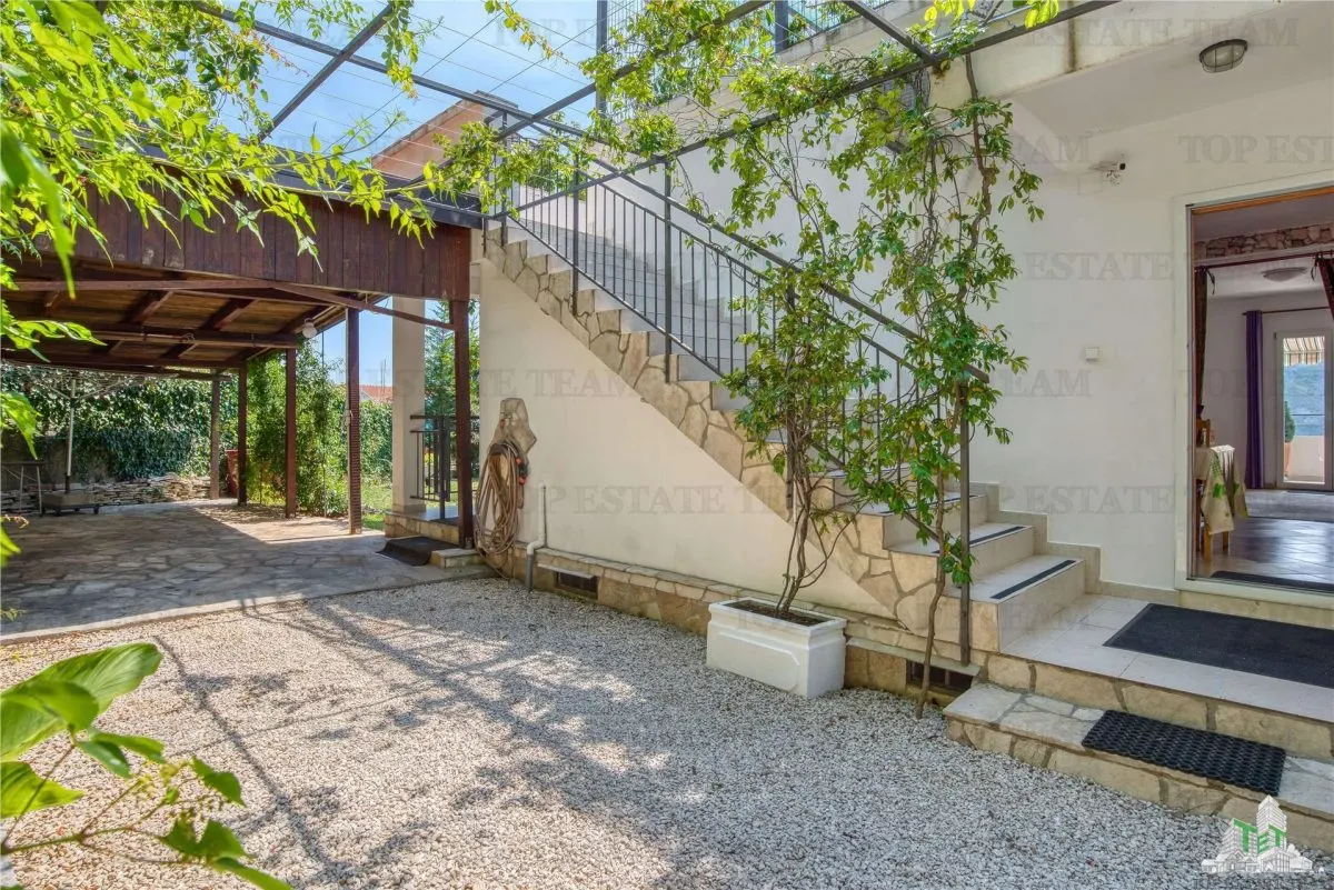 Villa for Sale in Herceg-Novi, Montenegro - foto 17