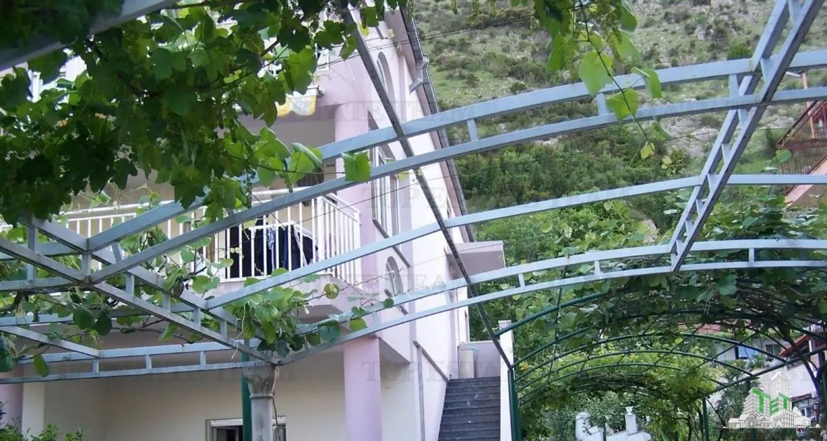 Villa for Sale in Herceg-Novi, Montenegro - foto 4