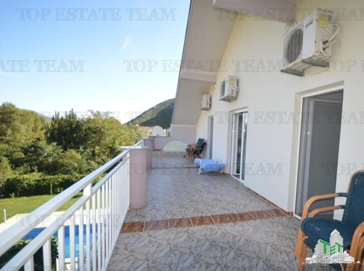 Villa for Sale in Herceg-Novi, Montenegro - foto 5