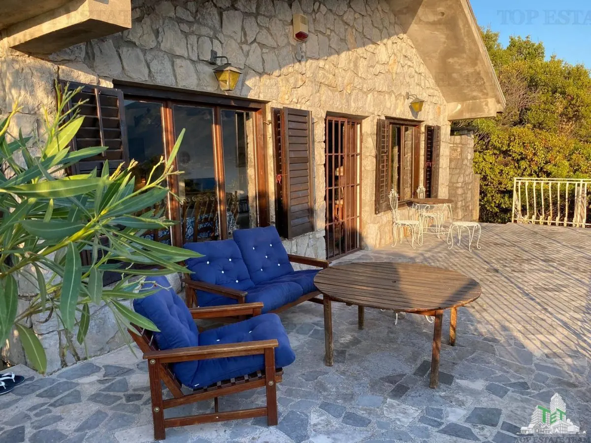 Villa for Sale in Tivat, Montenegro - foto 1