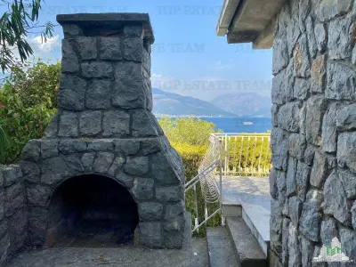 Villa for Sale in Tivat, Montenegro - foto 11
