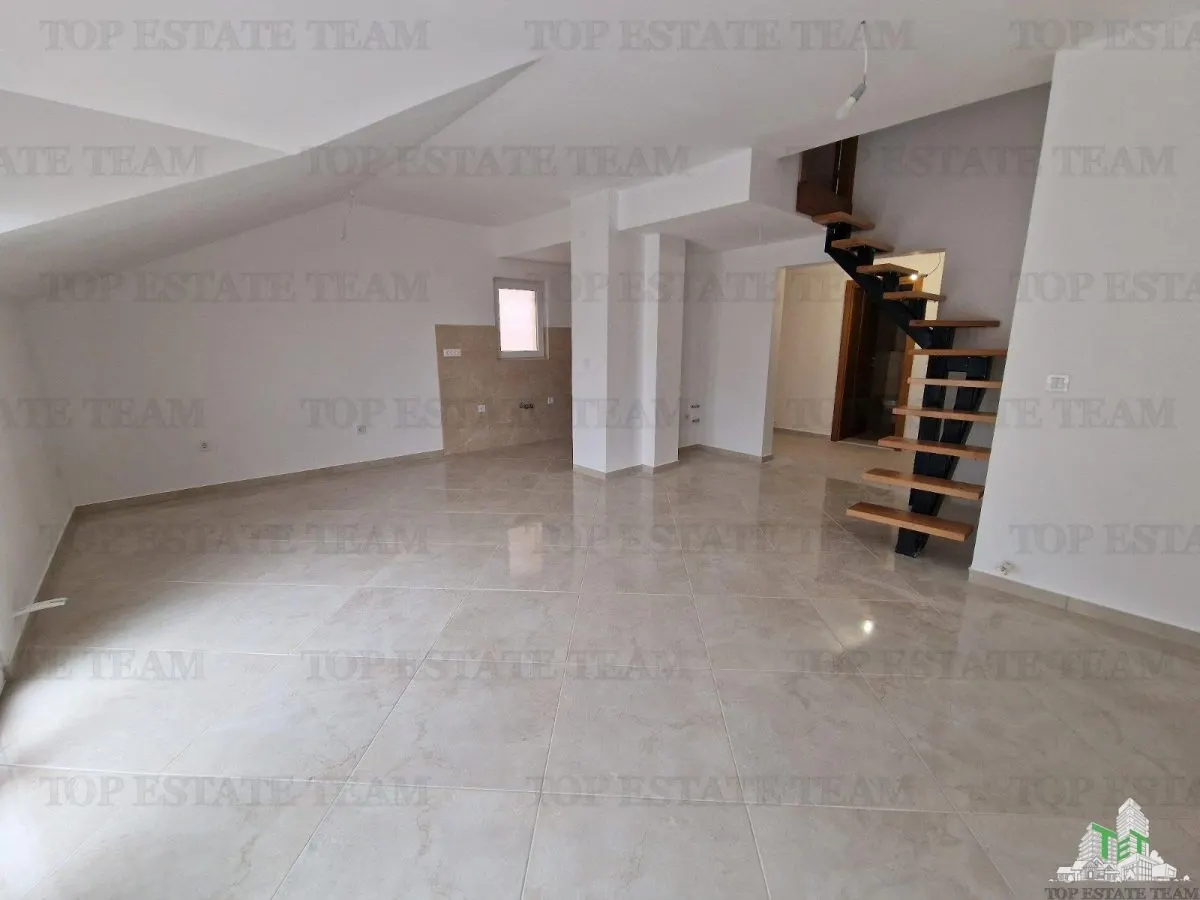 Apartamento en Venta en Herceg-Novi, Montenegro - foto 1