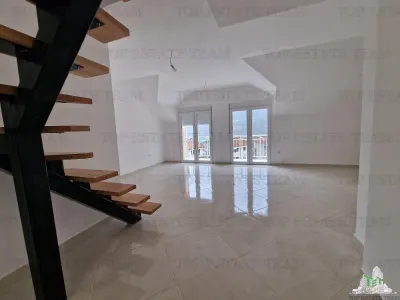 Apartamento en Venta en Herceg-Novi, Montenegro - foto 2
