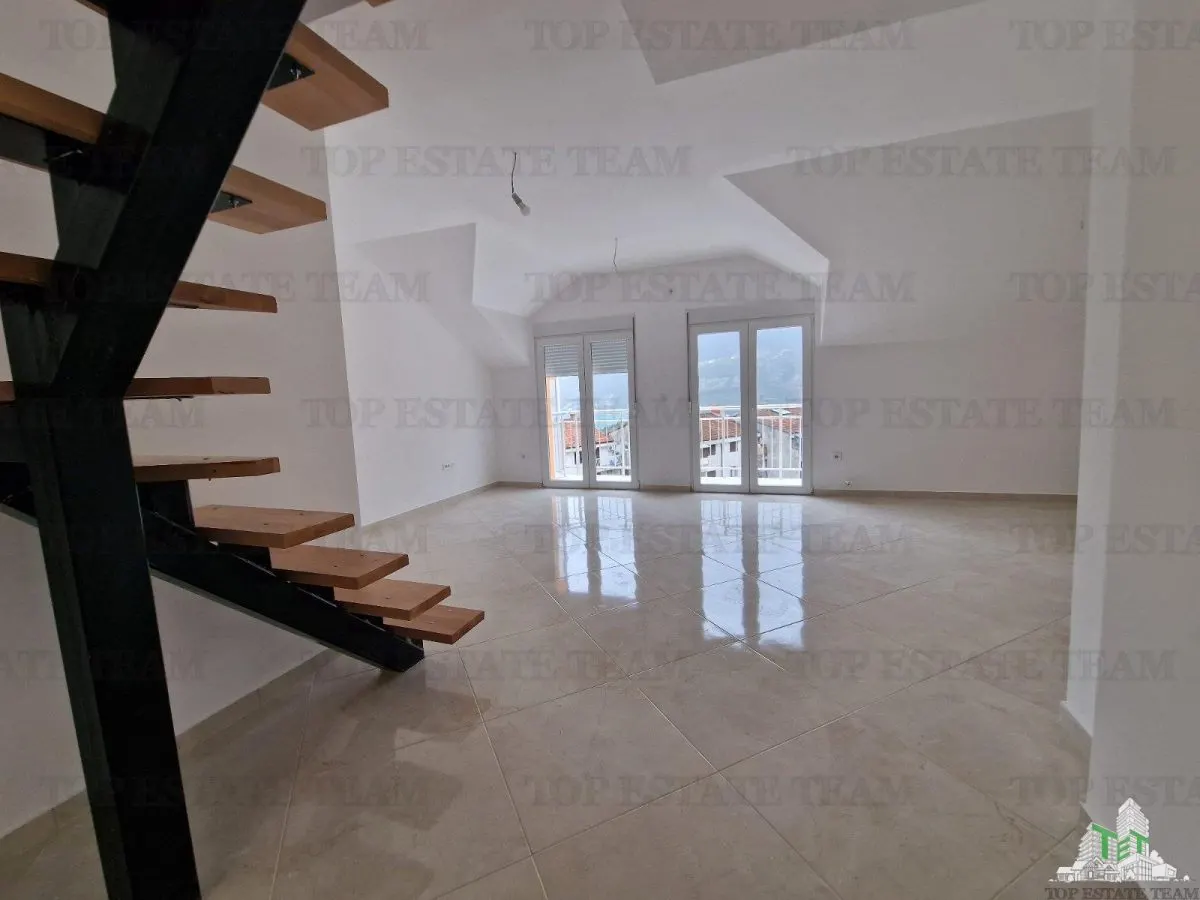 Apartamento en Venta en Herceg-Novi, Montenegro - foto 2