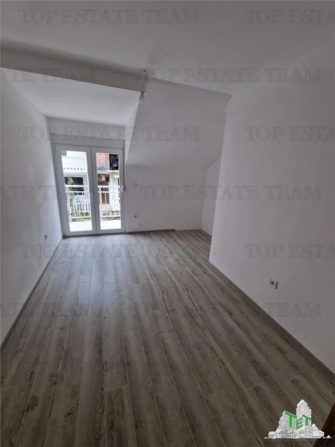 Apartamento en Venta en Herceg-Novi, Montenegro - foto 4
