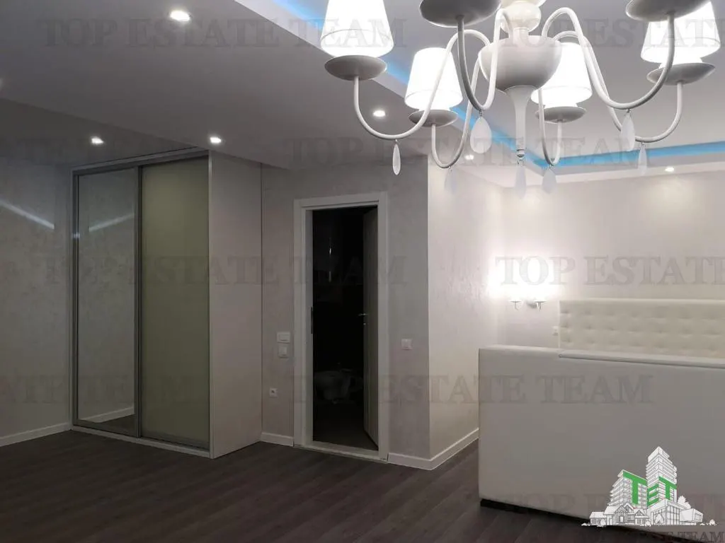 Villa en Venta en Kotor, Montenegro - foto 13