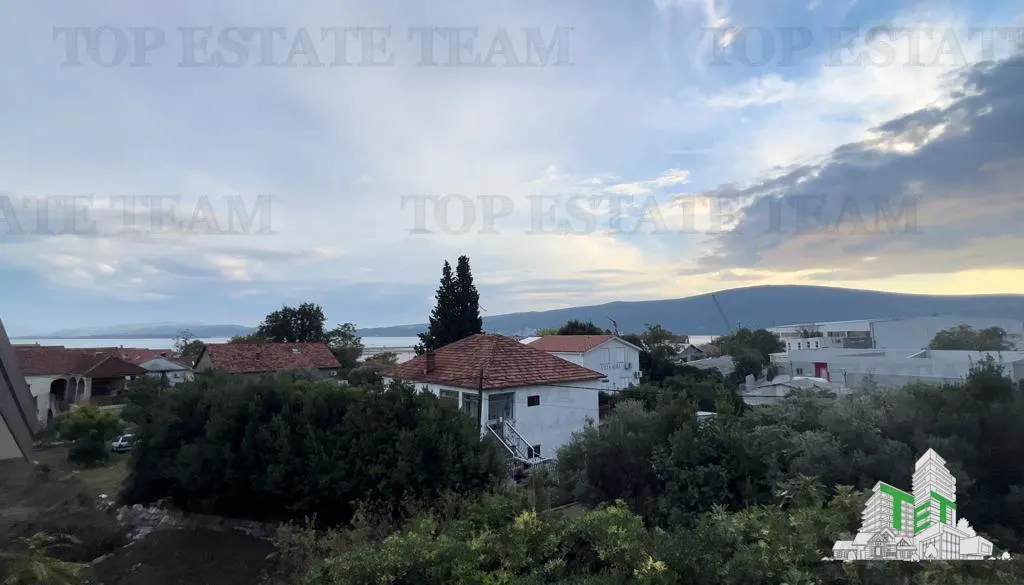Villa for Sale in Herceg-Novi, Montenegro - foto 1