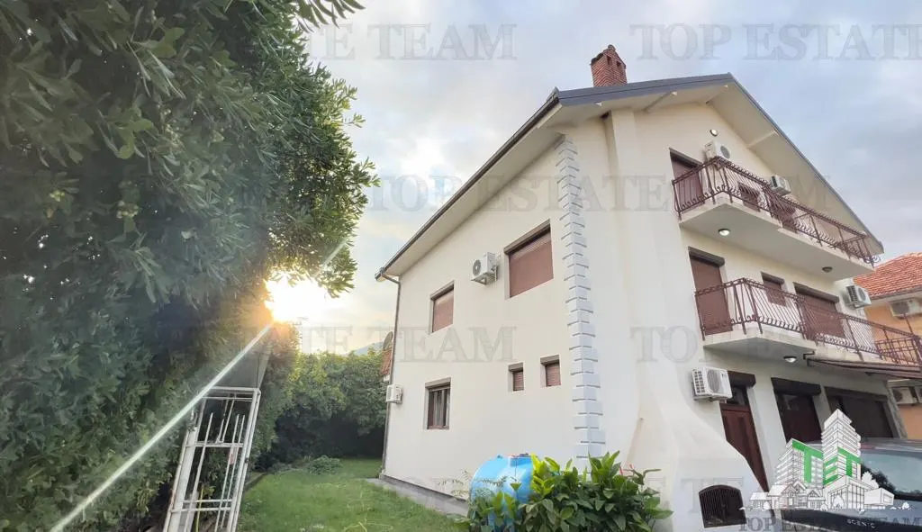 Villa for Sale in Herceg-Novi, Montenegro - foto 19