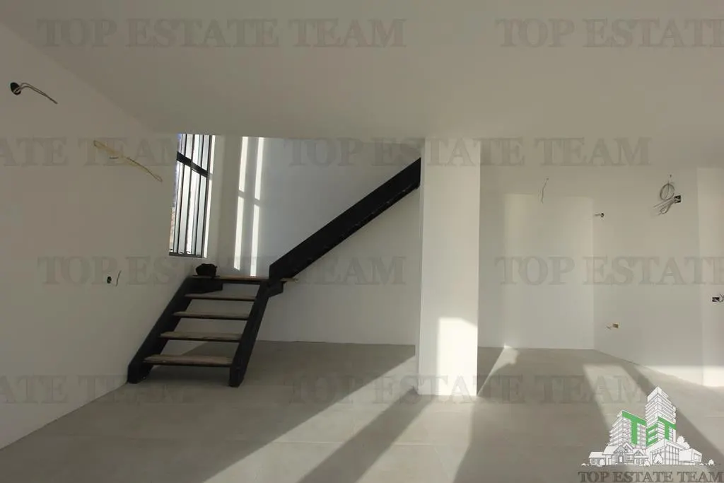Villa en Venta en Bar, Montenegro - foto 9