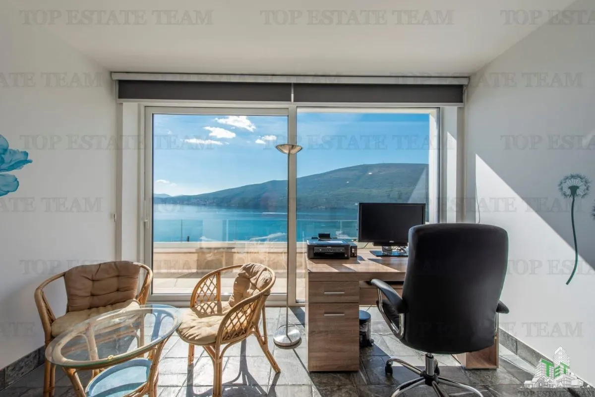 Villa for Sale in Herceg-Novi, Montenegro - foto 12