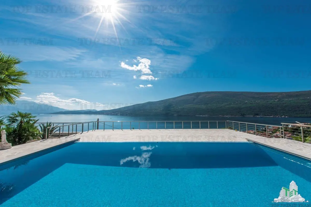 Villa for Sale in Herceg-Novi, Montenegro - foto 23