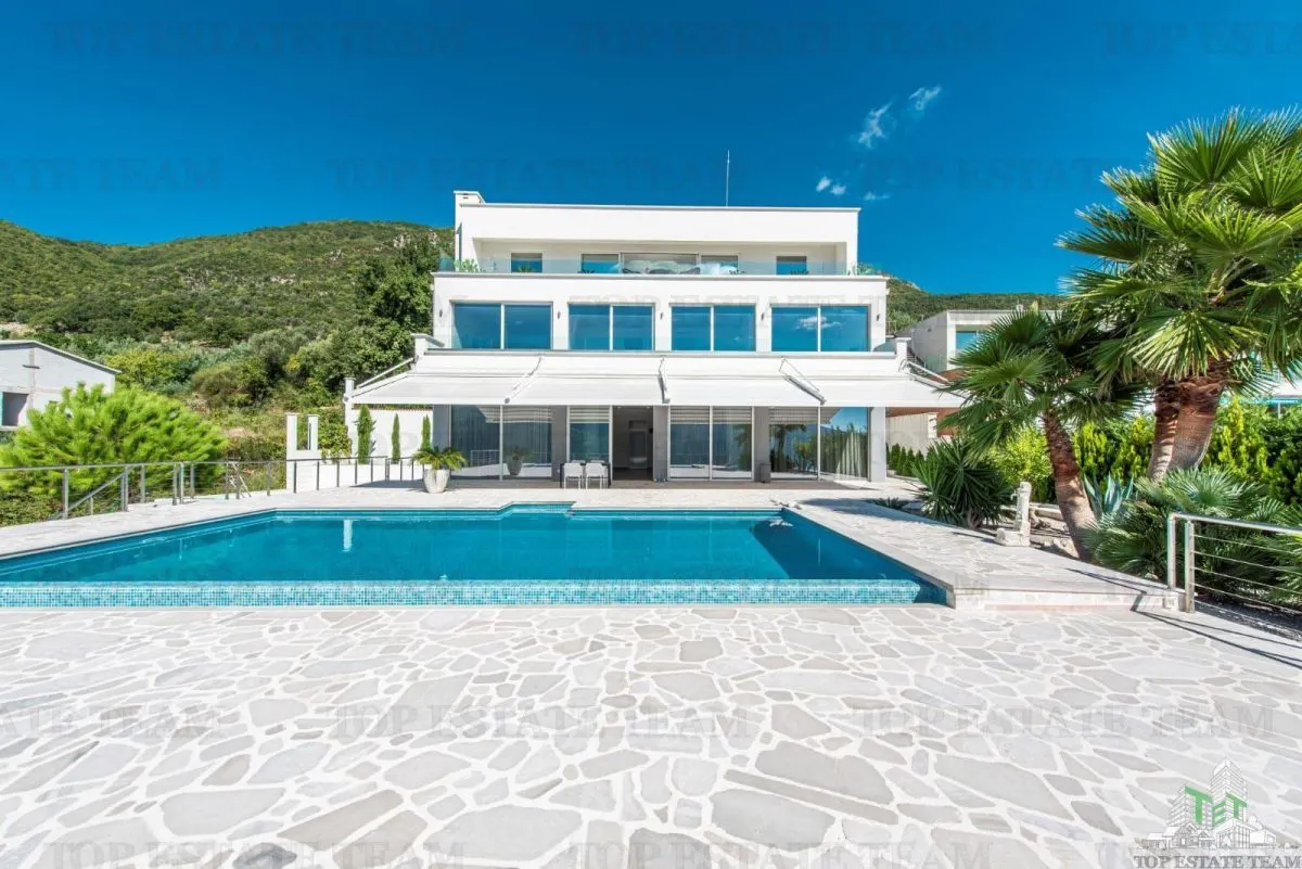 Villa for Sale in Herceg-Novi, Montenegro - foto 25