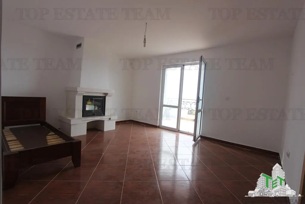 Villa en Venta en Budva, Montenegro - foto 2