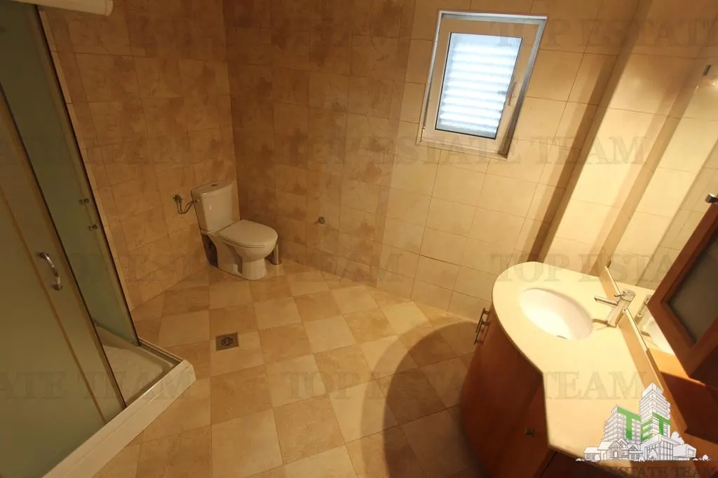 Villa en Venta en Budva, Montenegro - foto 4
