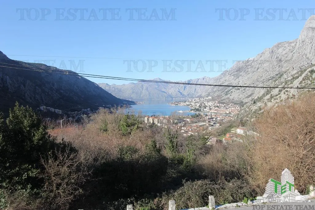 Villa for Sale in Kotor, Montenegro - foto 2