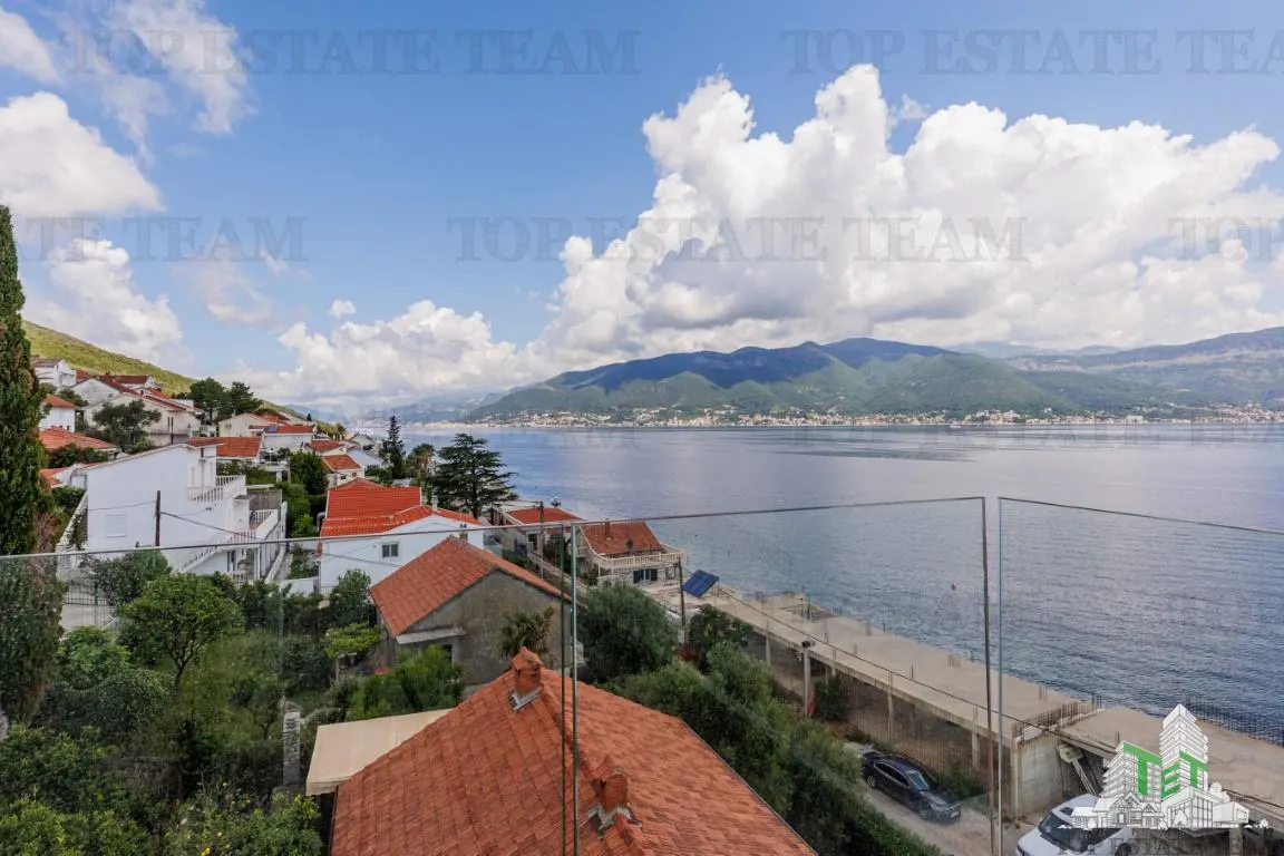 Villa for Sale in Tivat, Montenegro - foto 5