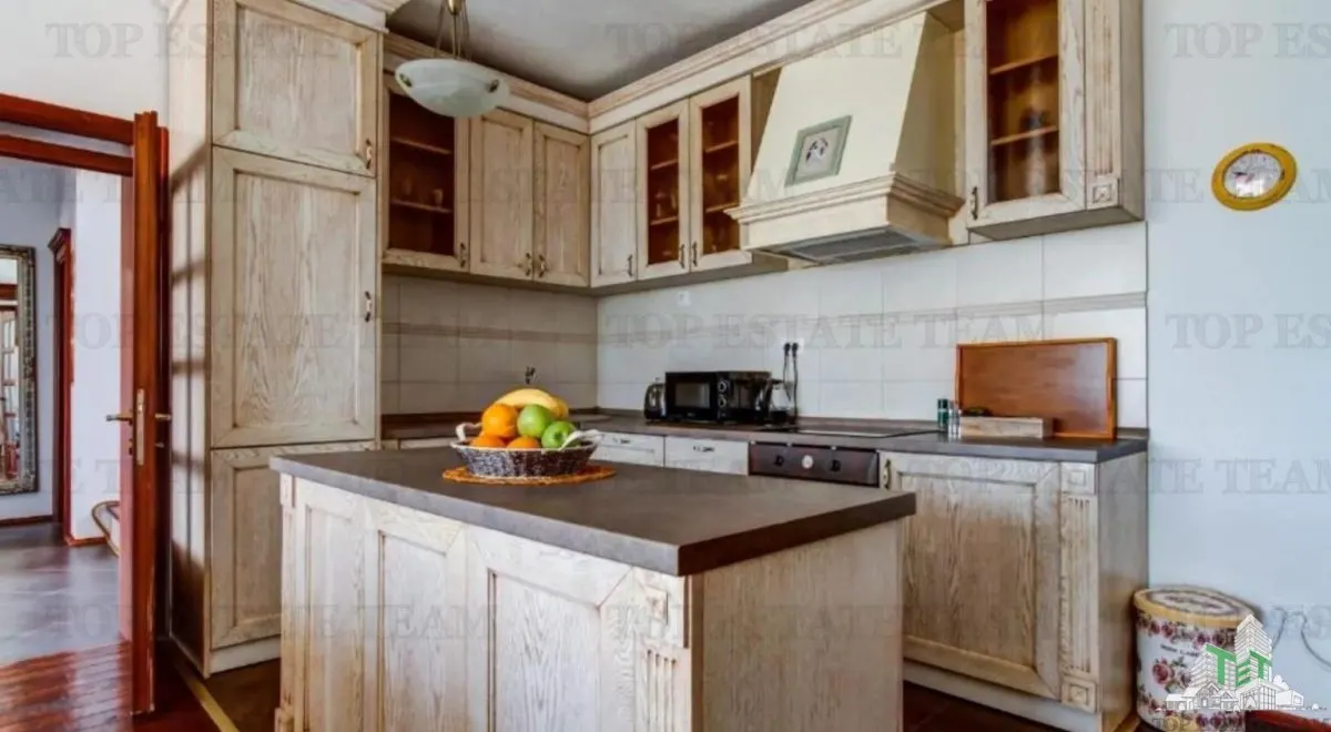 Villa en Venta en Kotor, Montenegro - foto 3