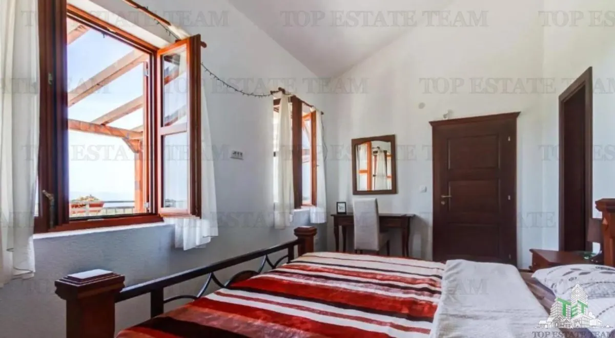 Villa en Venta en Kotor, Montenegro - foto 7