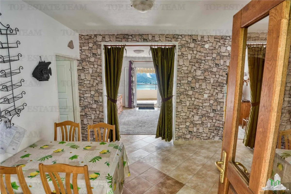 Apartment for Sale in Herceg-Novi, Montenegro - foto 3