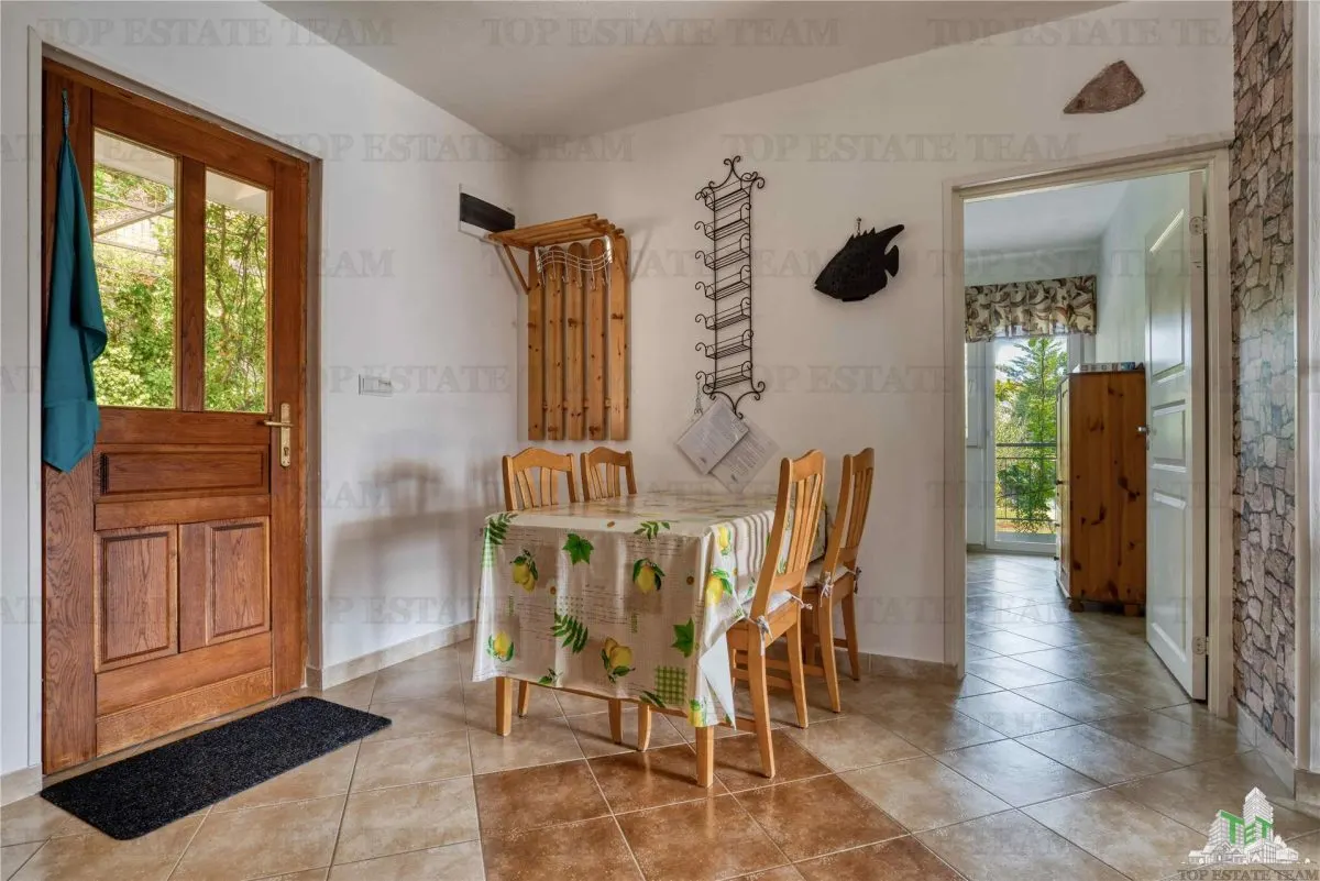Apartment for Sale in Herceg-Novi, Montenegro - foto 5