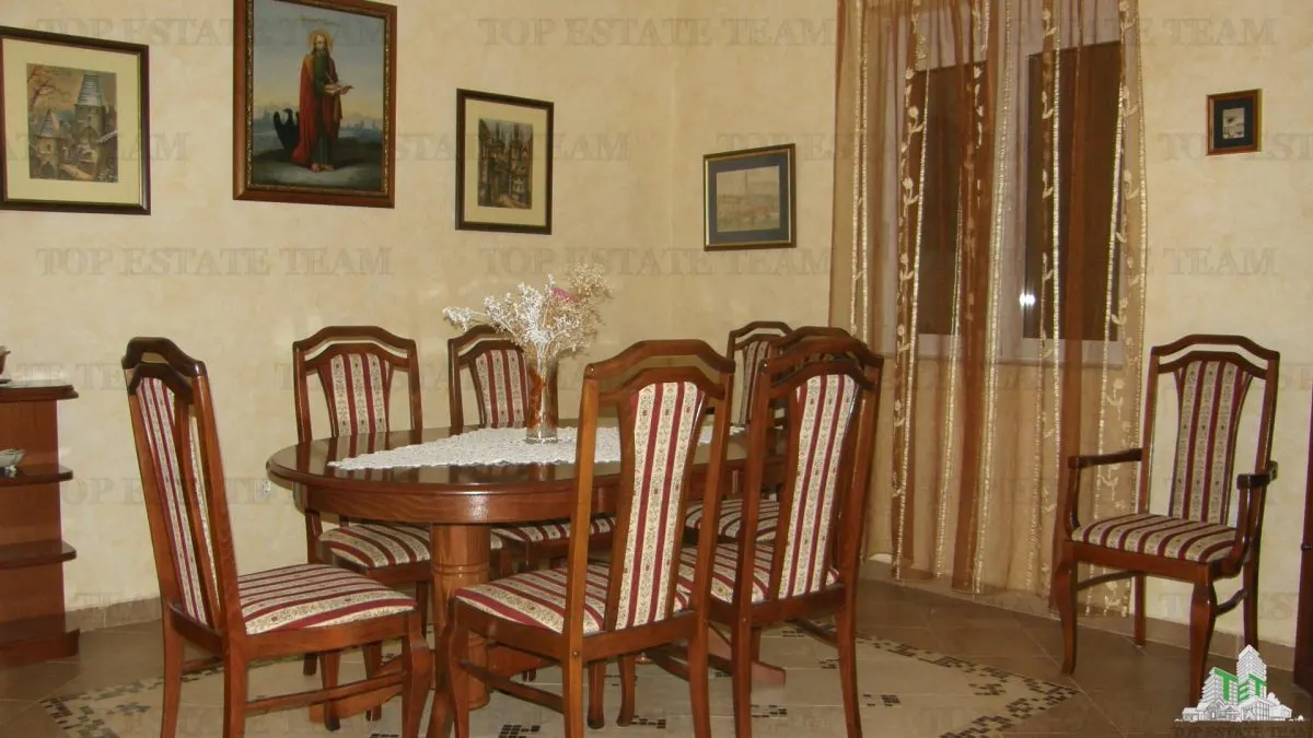 Villa en Venta en Kotor, Montenegro - foto 2
