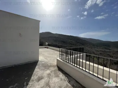 Villa en Venta en Budva, Montenegro - foto 11