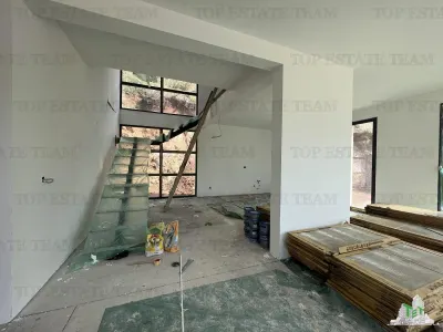 Villa en Venta en Budva, Montenegro - foto 4