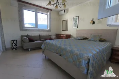 Villa en Venta en Herceg-Novi, Montenegro - foto 2
