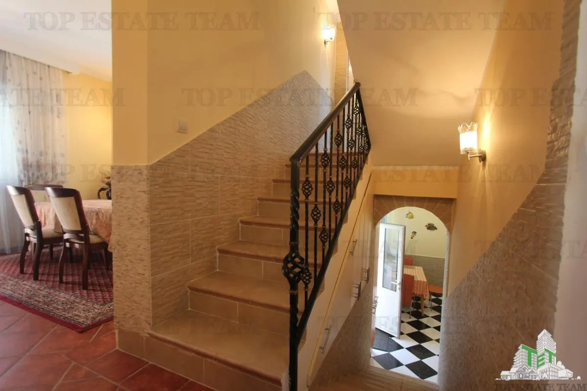 Villa en Venta en Herceg-Novi, Montenegro - foto 11