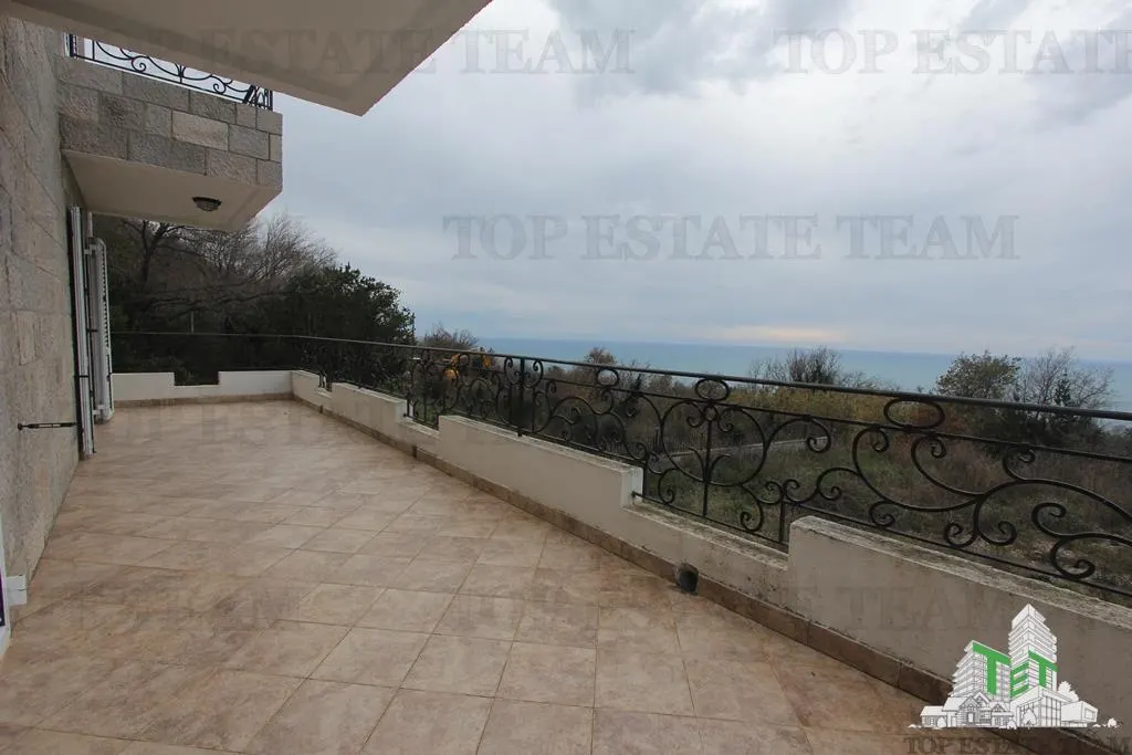 Villa en Venta en Herceg-Novi, Montenegro - foto 3