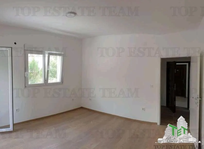 Apartment for Sale in Herceg-Novi, Montenegro - foto 2