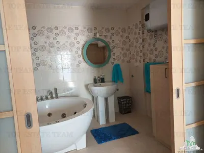 Villa en Venta en Bar, Montenegro - foto 8