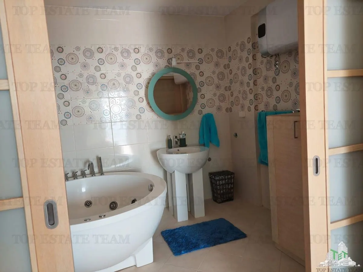 Villa en Venta en Bar, Montenegro - foto 8