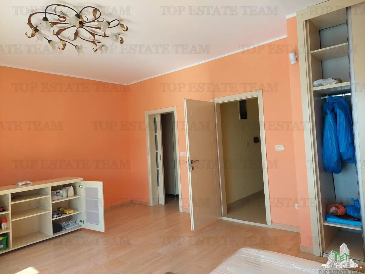 Villa en Venta en Bar, Montenegro - foto 6