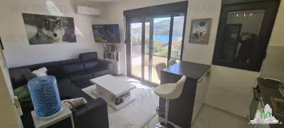 Apartamento en Venta en Herceg-Novi, Montenegro - foto 2