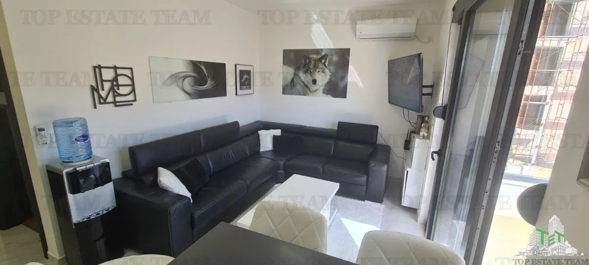 Apartamento en Venta en Herceg-Novi, Montenegro - foto 3