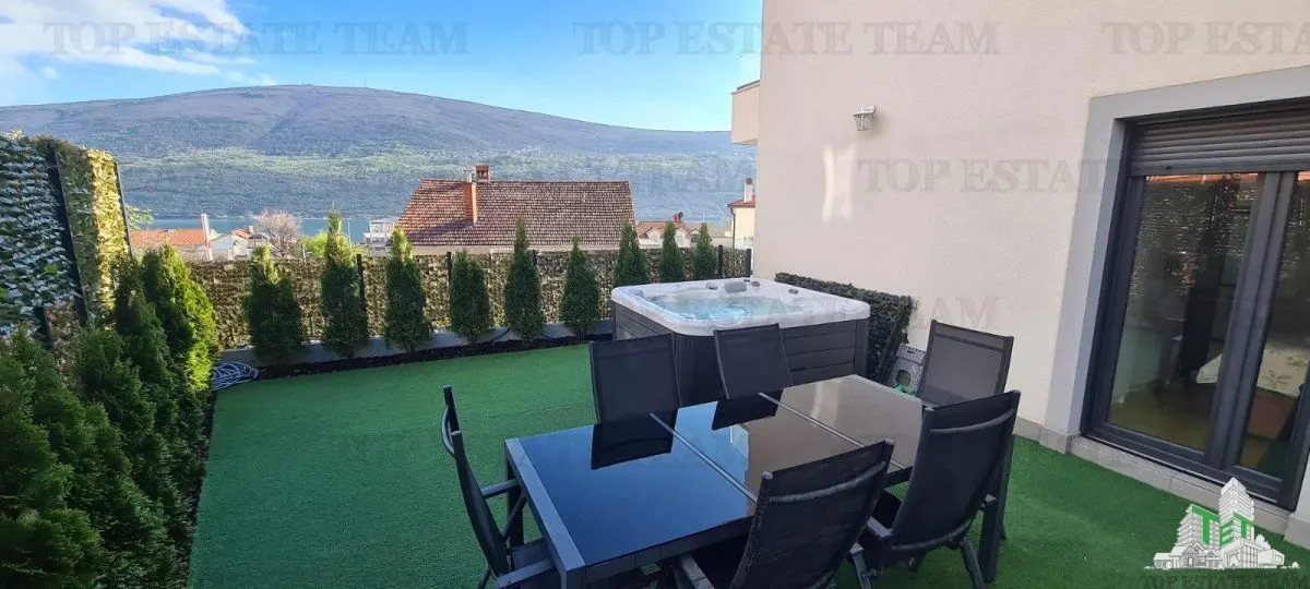 Apartamento en Venta en Herceg-Novi, Montenegro - foto 9