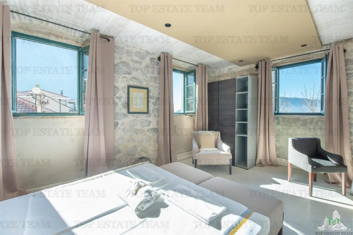 Hotel for Sale in Kotor, Montenegro - foto 1