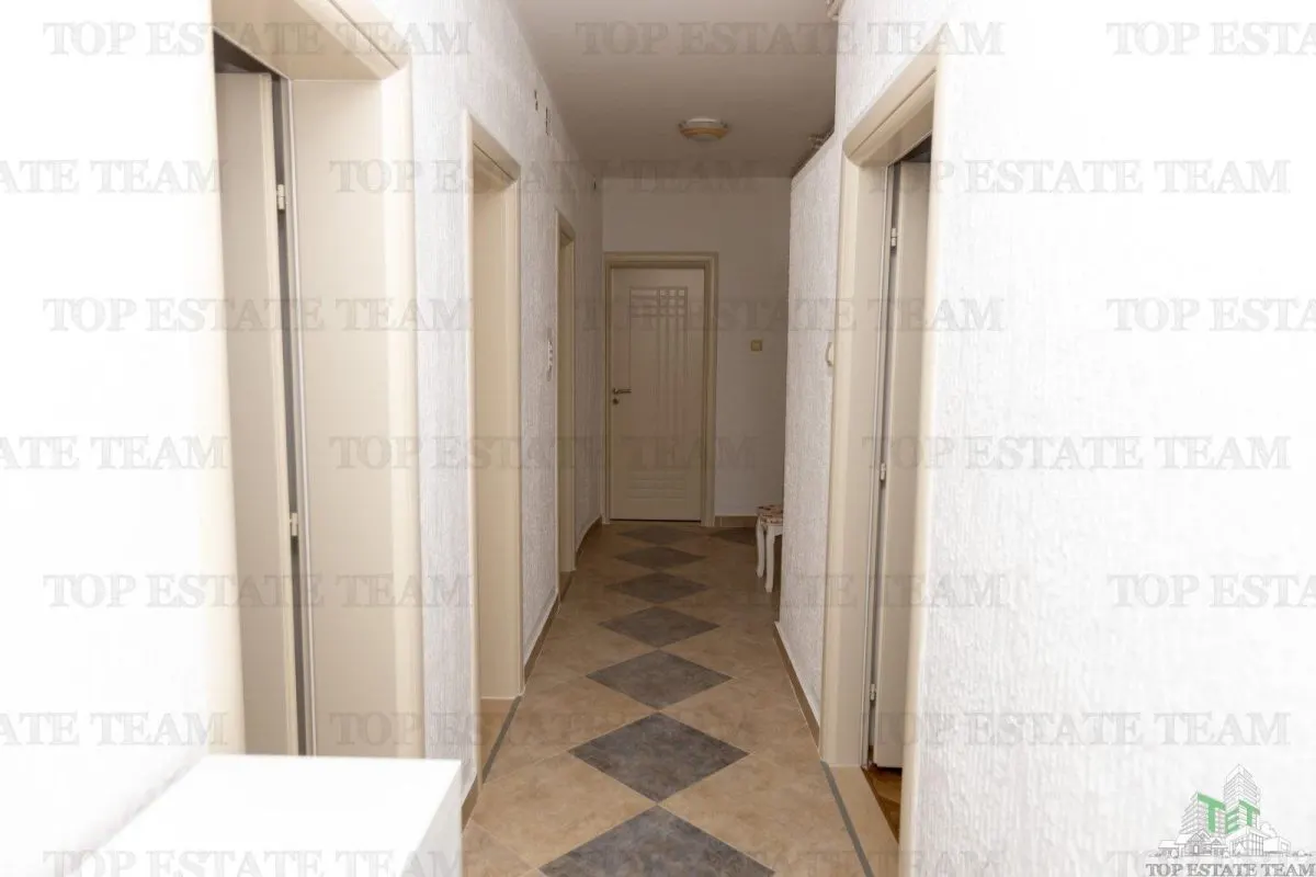 Villa en Venta en Bar, Montenegro - foto 8