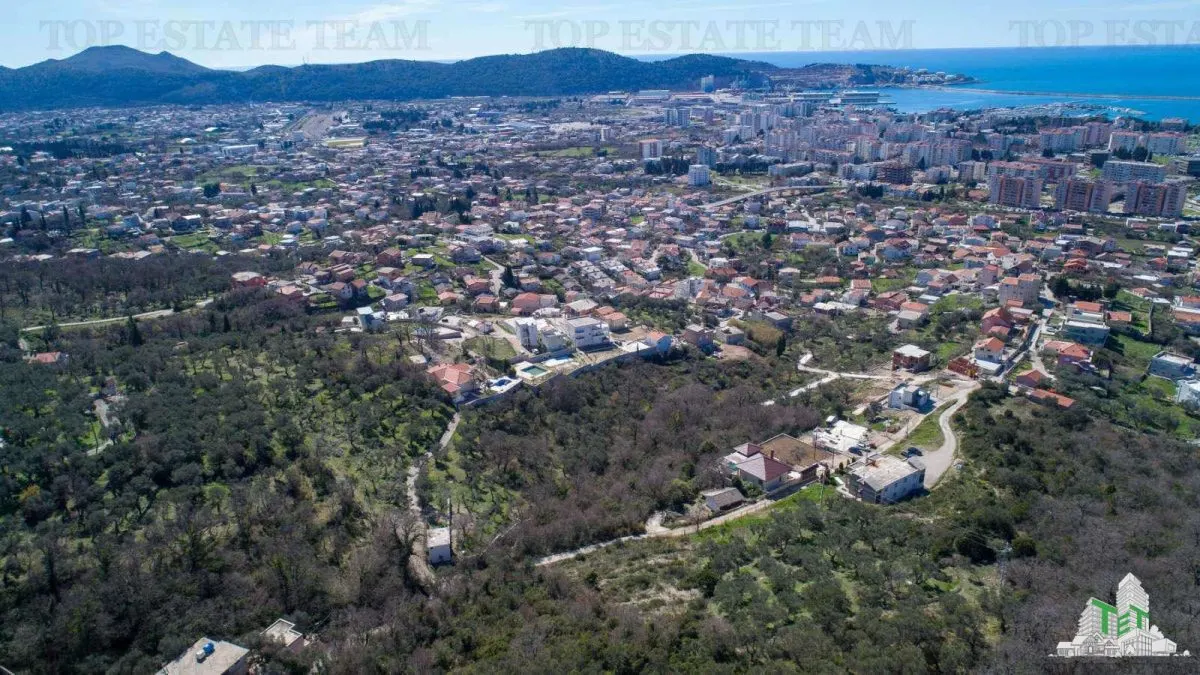 Building Plot for Sale in Bar, Montenegro - foto 1