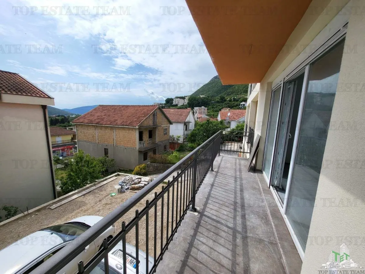 Apartment for Sale in Herceg-Novi, Montenegro - foto 9
