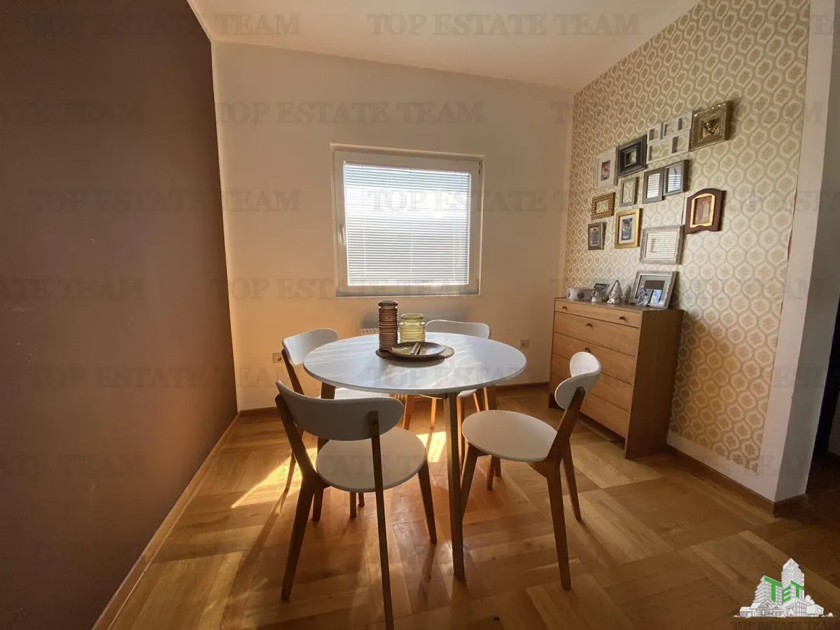 Villa en Venta en Kotor, Montenegro - foto 1
