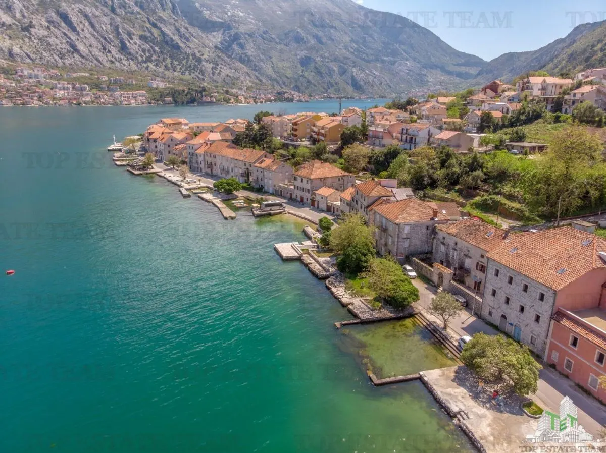 Villa for Sale in Kotor, Montenegro - foto 3