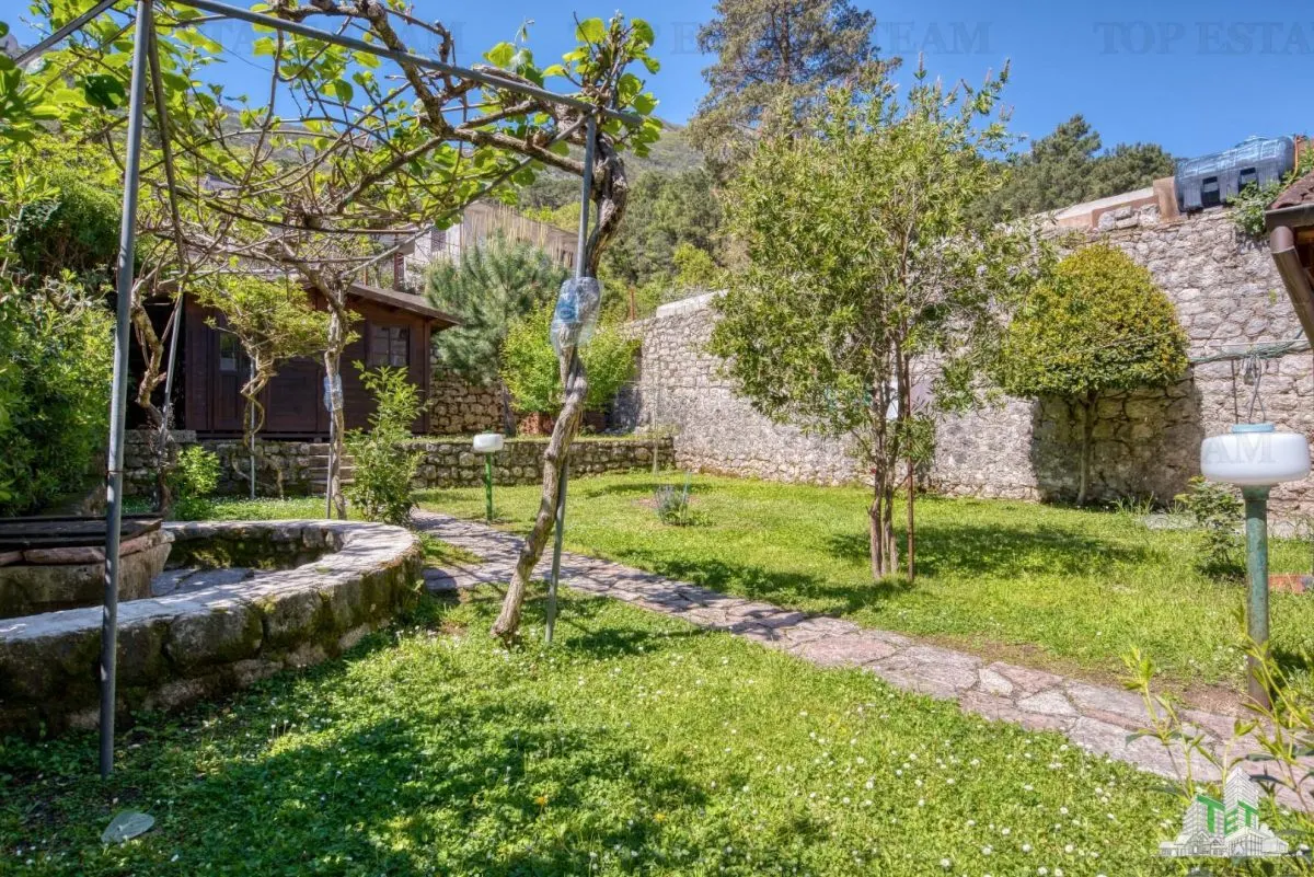 Villa for Sale in Kotor, Montenegro - foto 5