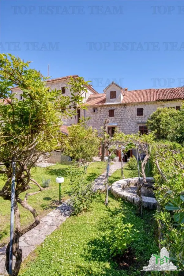 Villa for Sale in Kotor, Montenegro - foto 7