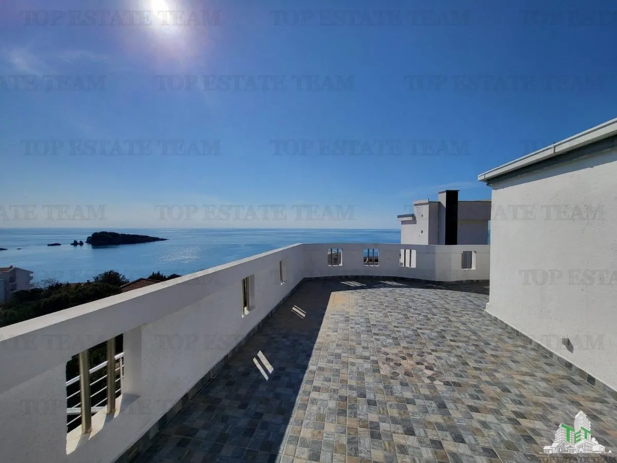 Villa en Venta en Bar, Montenegro - foto 1