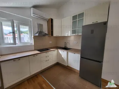 Appartement à Vendre à Tivat, Monténégro - foto 4